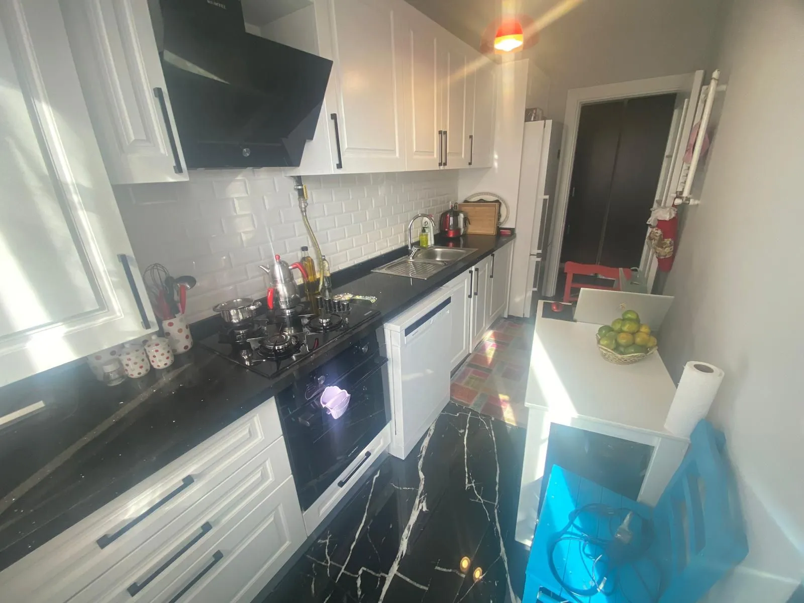 ÜÇEL BOSTANCIDAN TEK YETKİLİ SIFIR BALKONLU AYRI MUTFAKLI 2+1!!!
